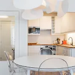 Apartment Dreaming 158 *